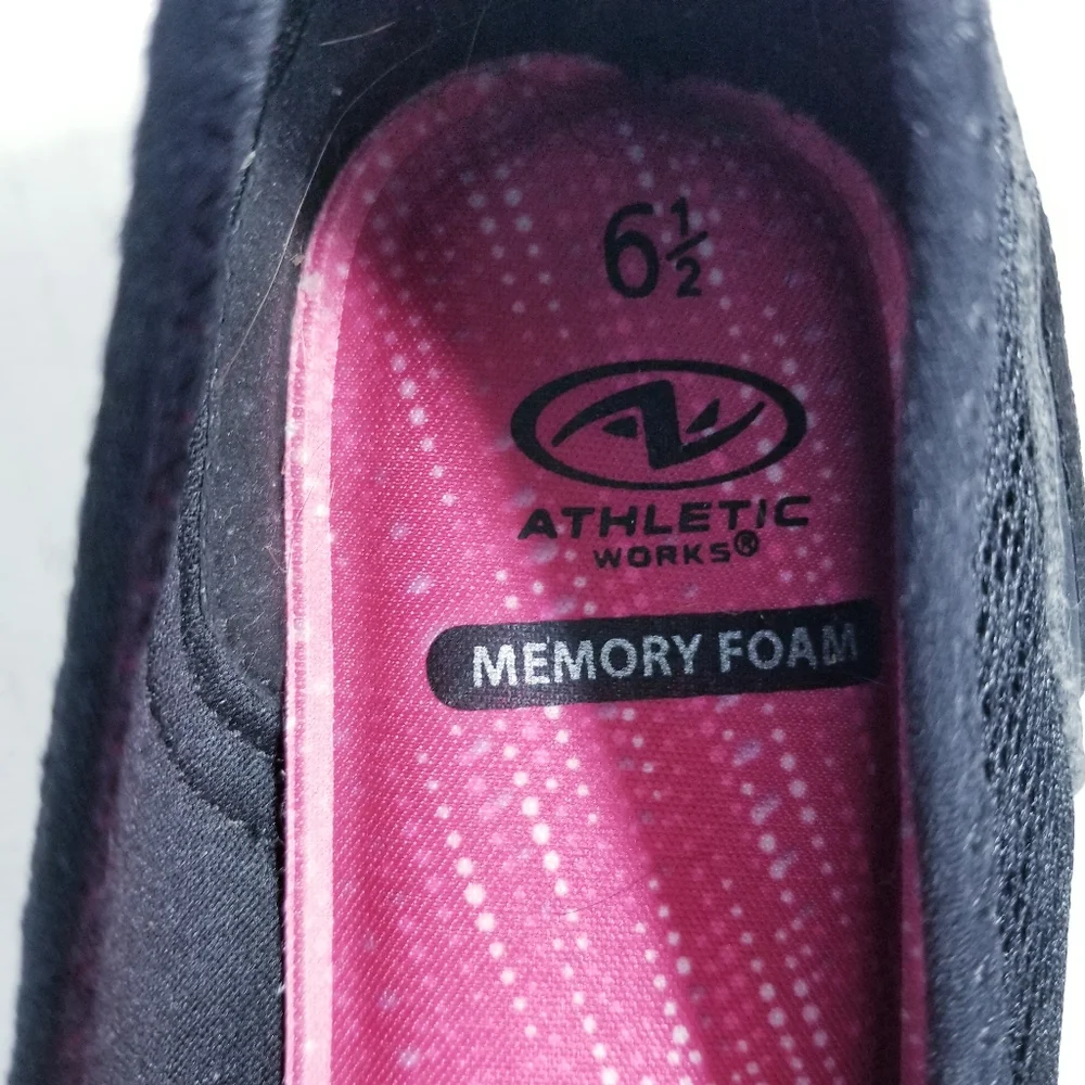 ATHLETIC WORKS SLIP ON BLACK AND WHITE SHOES SIZE 6.5